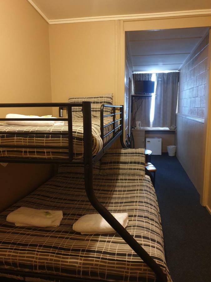 Berridale Inn Hotel Motel Room photo